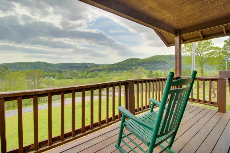 Close to River & Hiking: Cabin in Mountain View - Ferienwohnung Mountain View