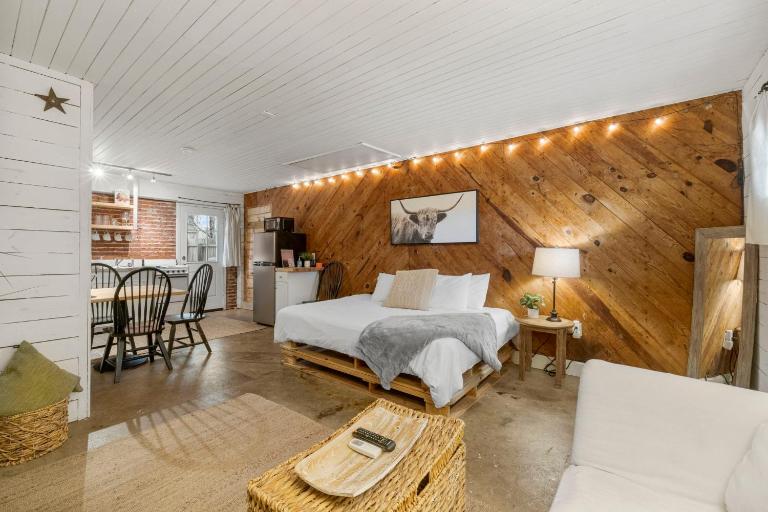 Cowboy Cottage by Beach Haven Vacation Rentals - B&B Panama City Beach