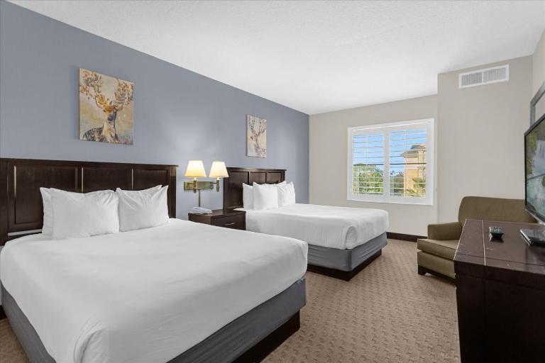 Stylish Queen Suite near Disney Sleeps at 4 - Chambres d'hôtes Orlando