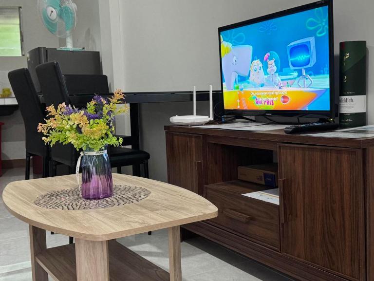 Vibrant Vibes Cozy Staycation III in Sorsogon City - B&B Sorsogon