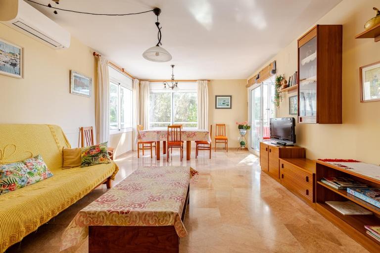 Apartmento en Primera línea de Mar, vistas al Mar y Piscina - Bed and Breakfast Salou