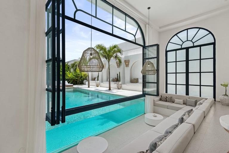 Chic All-White Villa with Pool and Fire Pit - Ferienwohnung Jimbaran