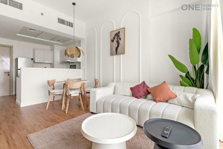 1BR with Balcony | Near Metro Station - Ferienwohnung Dubai