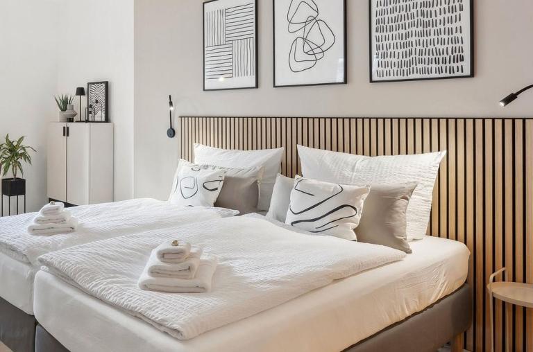 Zentrales Design Apartment am Hbf I 2 SZ I Tiefgarage I Aufzug I Business - Kultur - Family by kitchenroombed - Chambres d'hôtes Halle