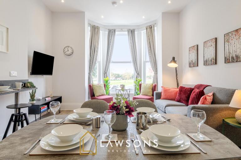 Modern 3-Bed Apartment Near Southsea Beach - B&B Portsmouth