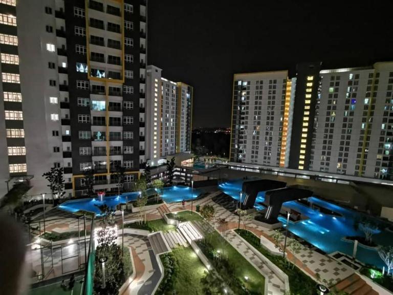 ForeverHomeStayNilai - B&B Kampung Baharu Nilai