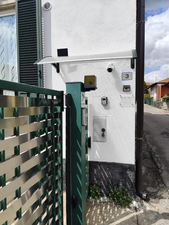 Ca' de' Mari at Como - Switzerland - Private Parking - Self Check-In - B&B Faloppio