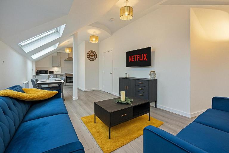 Unique 1 bed Penthouse in East Village, Belfast - Walk to City Centre, Roof Terrace - Ferienwohnung Belfast