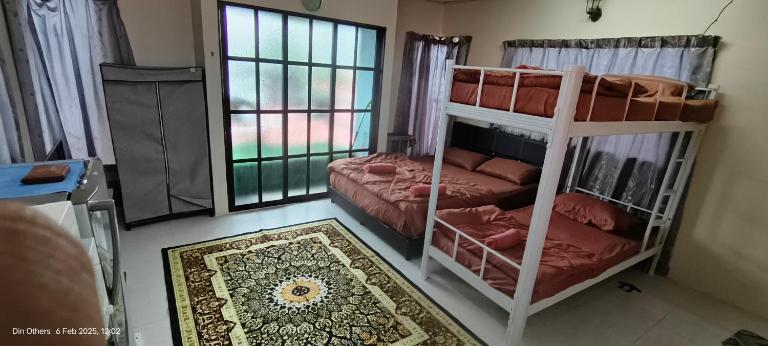 Din others roomstay - B&B Kuala Terengganu
