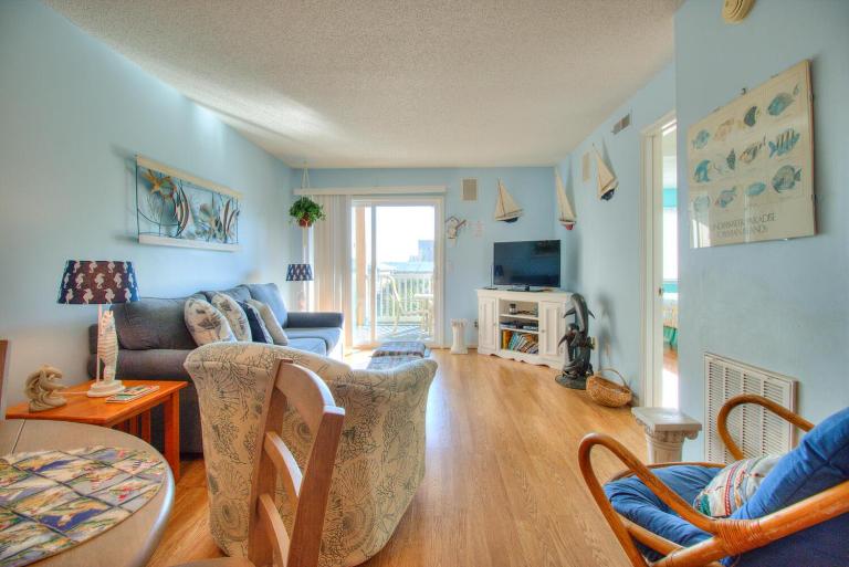 Sand Pebbles C14: Beach Memories by Carolina Beach Realty - B&B Carolina Beach