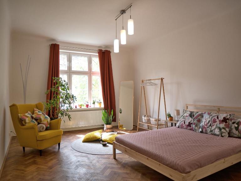 Quiet and spacious flat near city centre in Prague 3 - B&B Prague