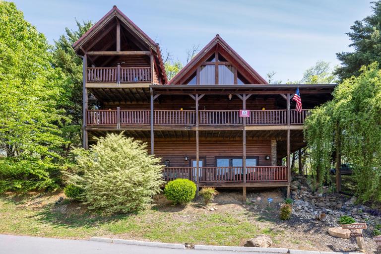 Experience Comfort and Tranquility at Mooseberry Just Minutes from Top Attractions - B&B Pigeon Forge