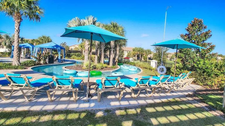 Pet Friendly Amazing 5 BR sleeps 10 - Bed and Breakfast Kissimmee