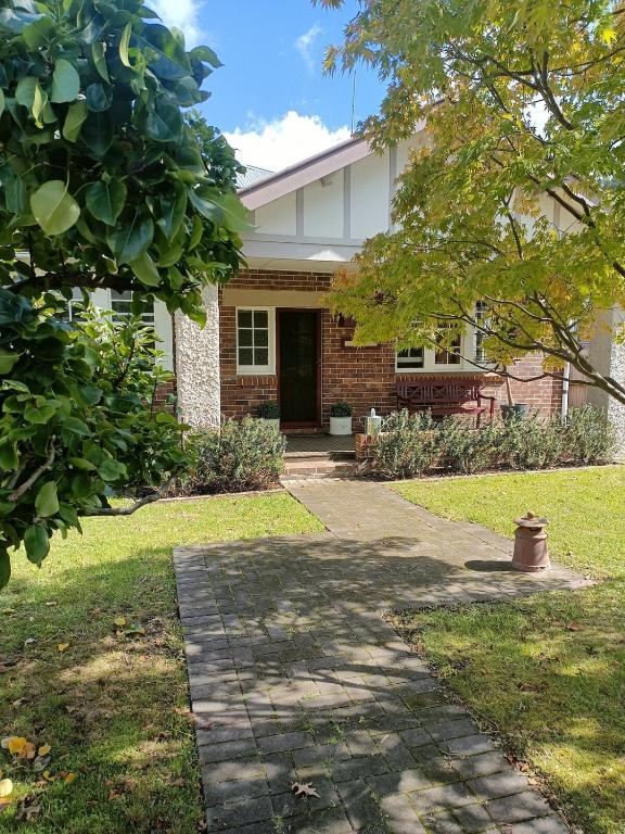 Hollyday - Bed and Breakfast Bowral