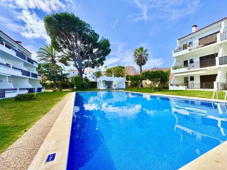 Vilamoura Golf Apartment 2 With Pool by Homing - B&B Vilamoura