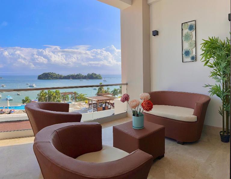 Stunning Bay View Condo, Pool - B&B Santa Bárbara de Samaná
