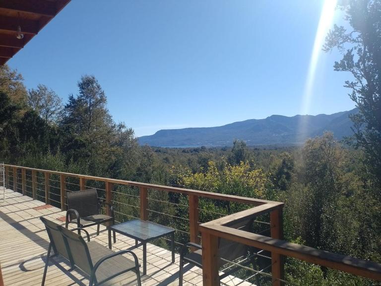 Casa con hermosa vista y tranquilidad - B&B Pucón