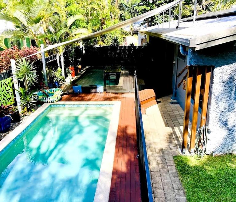 Sandy Feet Retreat - 50m from Four Mile Beach - B&B Port Douglas