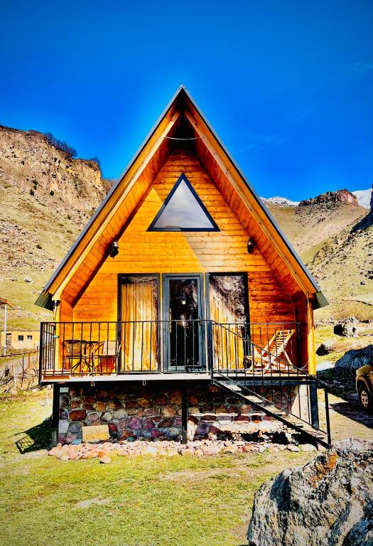 Gold Star - Ferienwohnung Stepantsminda