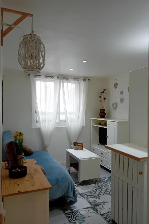 Studio indépendant Chez l'hôte - possibilité parking gratuit - 5 min Métro accès rapide toute la Ville - 15 min Elyamaje - B&B Marseille