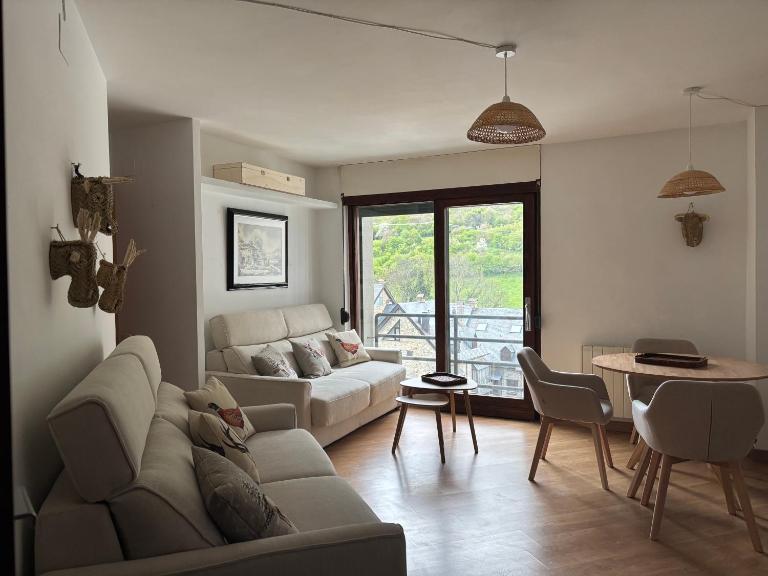 TUCA - Apartamento en Vielha - Chambres d'hôtes Vielha