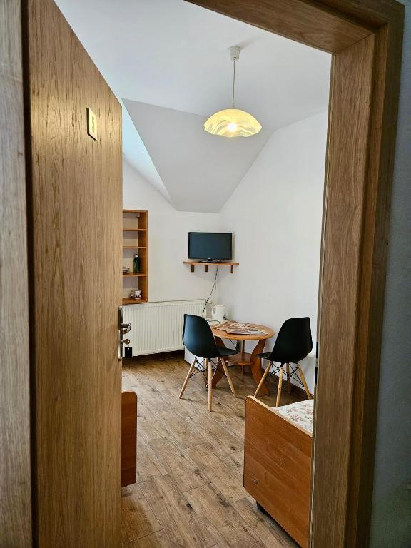 Pokoje Gościnne Złoty Potok Jura Krakowsko Częstochowska Dom w zaciszu podwórka - Ferienwohnung Potok Złoty