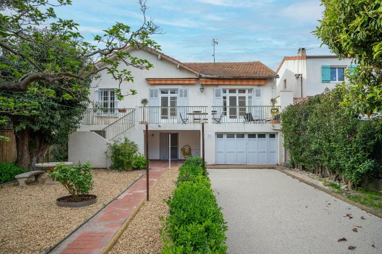 Villa Maurel YourHostHelper - B&B Arles