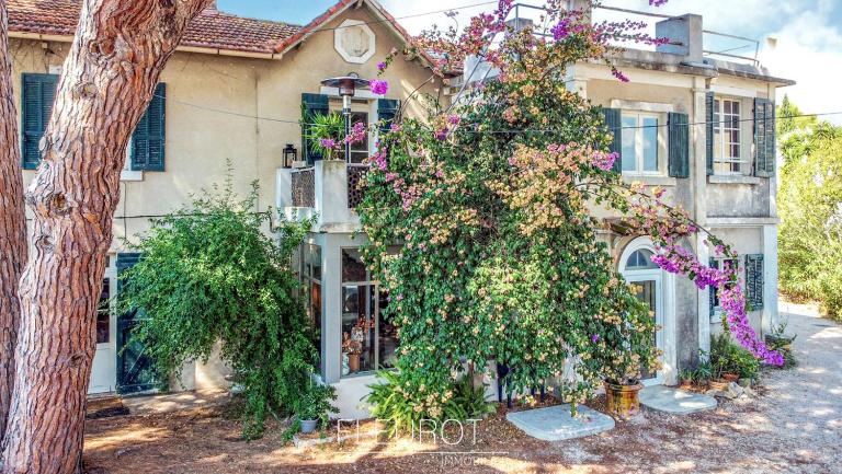 Haut de Villa à 300m des plages - B&B La Ciotat