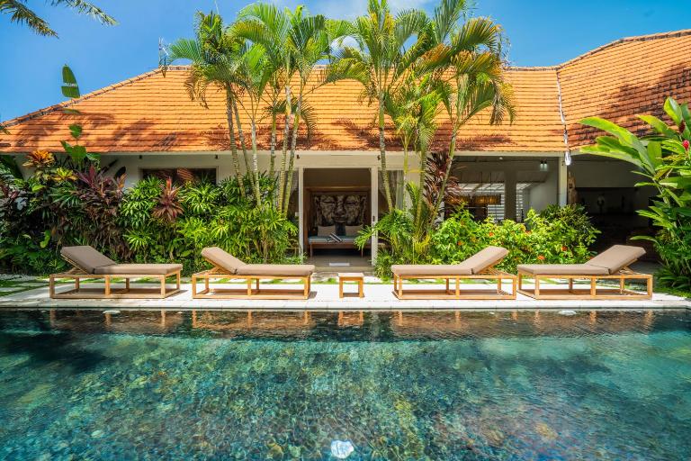 Villa Maxceo - 3BR Poolvilla near the beach - Ferienwohnung Canggu