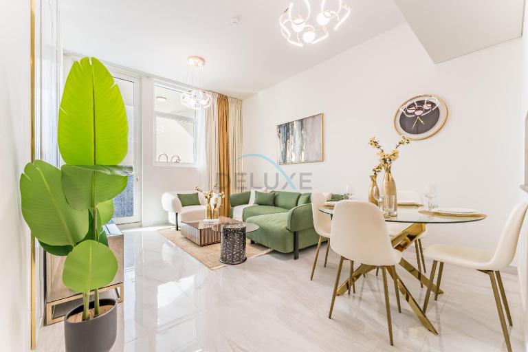City Views 2BR and Assistant Room with Mini Private Pool in Balcony, Gemz by Danube, Al Furjan by Deluxe Holiday Homes - Ferienwohnung Dubai