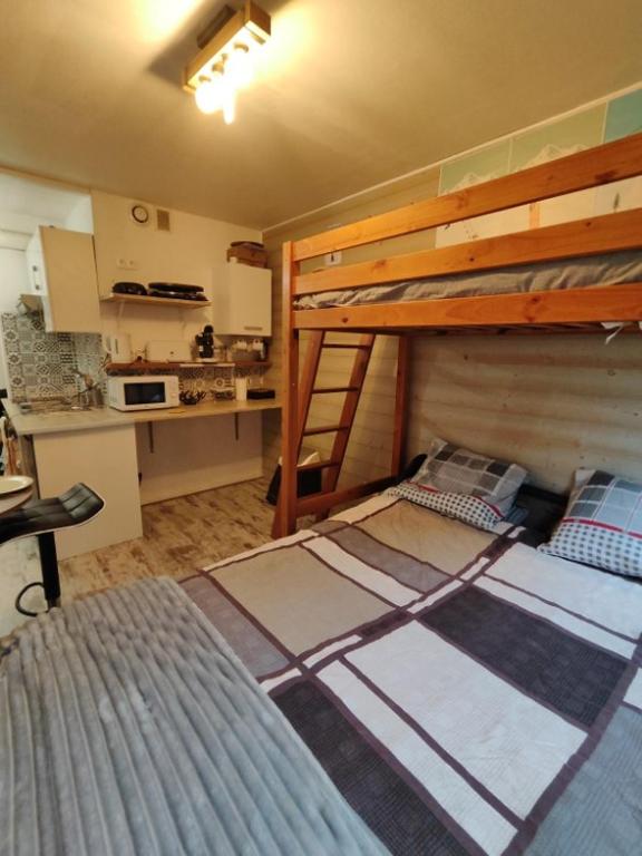Studio à Super Besse - Chambres d'hôtes Besse-et-Saint-Anastaise