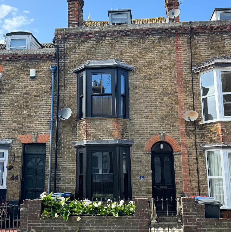 Stylish 3-bedroom house with secluded garden and home office in central Whitstable - Ferienwohnung Whitstable