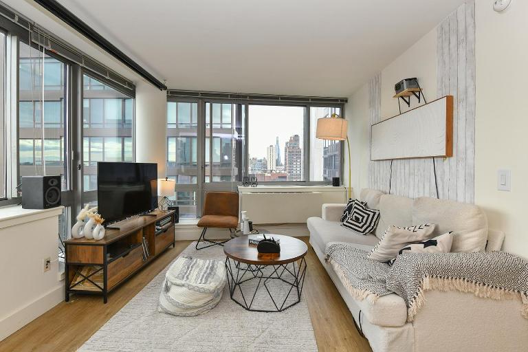 Modern Times Square 1 BR Retreat - Bed and Breakfast New York