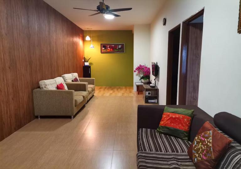 Kuching Hui Sing Garden Single Storey House - B&B Kuching