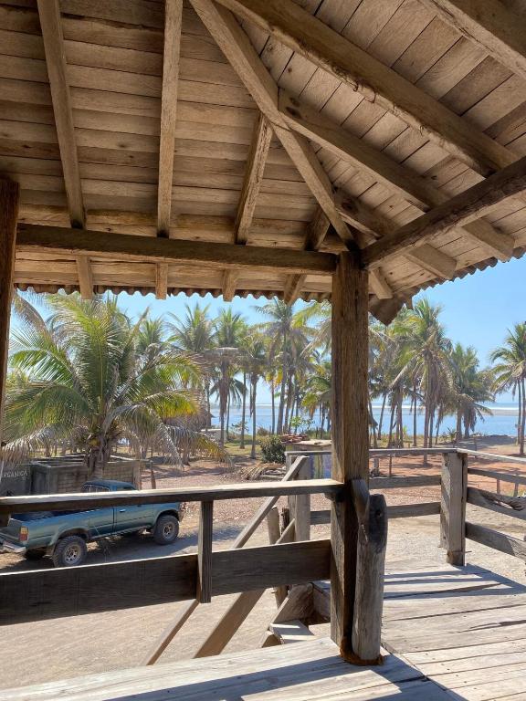 Cabin in front of the surf spot - B&B Caleta de campos