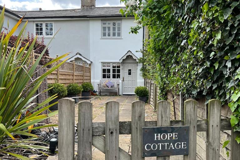 Hope Cottage - ideal to explore the Suffolk Coast - B&B Ufford