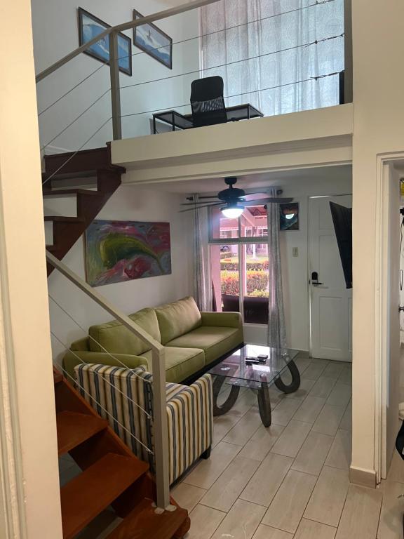 Enchanting 3 BR 2 Bath Condo in the Heart of Jaco - Chambres d'hôtes Jacó