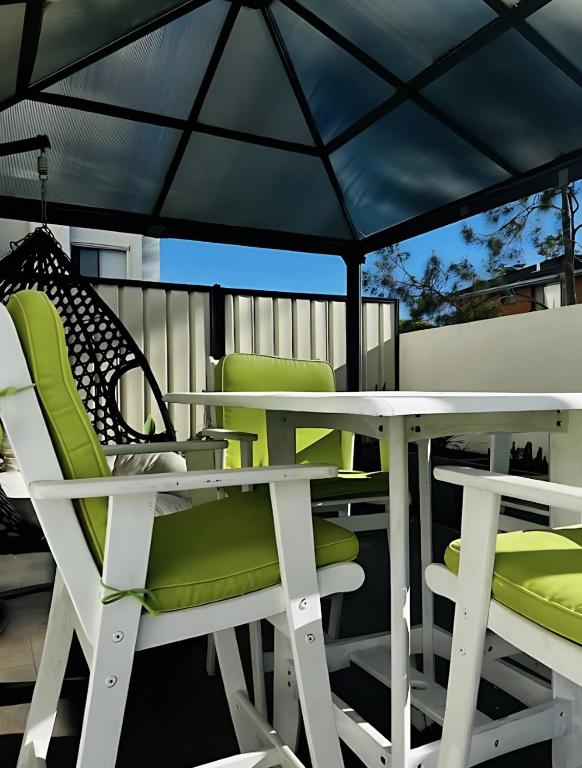 2BR 2BA Paramatta with Private Deck M26 - B&B Sydney