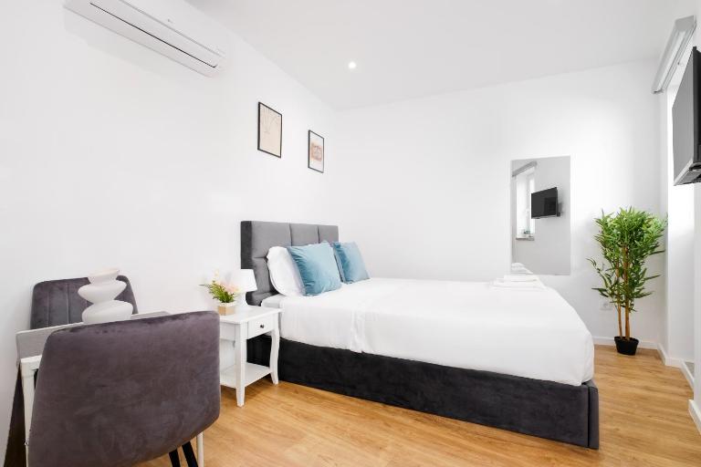 Cozy Studio 2 min walk to Douro River with AC - B&B Vila Nova de Gaia