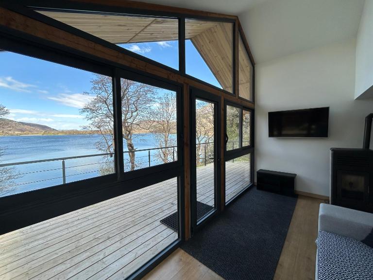 Le chalet avec sa plage privée - B&B Saint-Théoffrey
