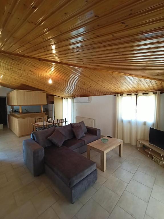 Poseidon home in Ireo, by the sea - B&B Iraío