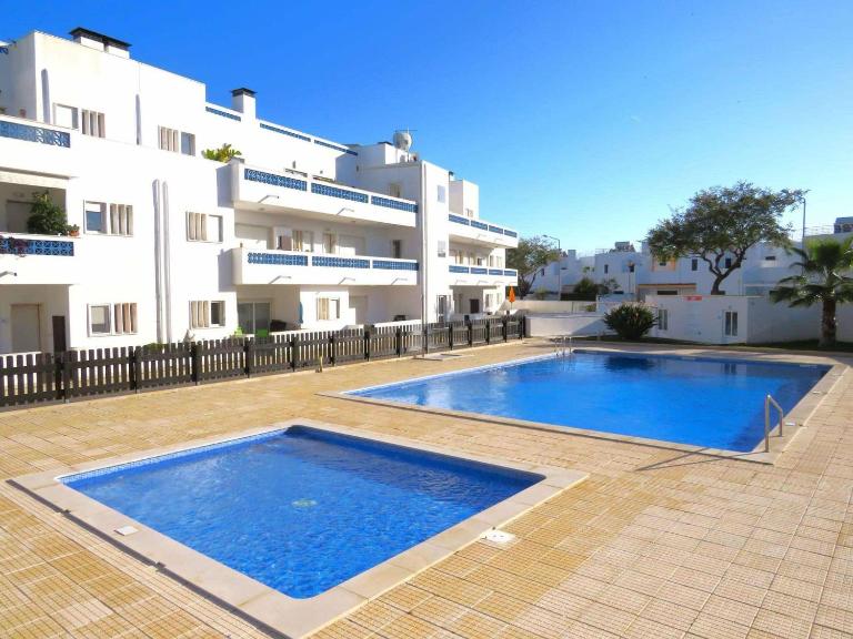 Spacious 2-bed Apartment Santa Luzia Fishing Village Free Parking Walk to Praia do Barril - B&B Tavira
