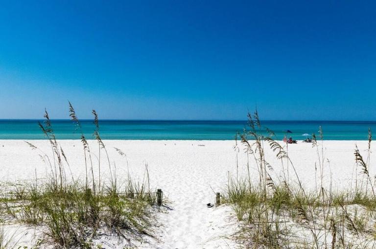 Grand Panama 1005 - Tower Two - 2 bedroom - Large Deck with Gulf Views by Beach Haven Vacation Rentals - B&B Panama City Beach