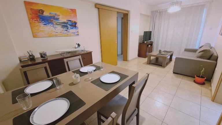 STAY Suncity Apartment - Ferienwohnung Larnaka