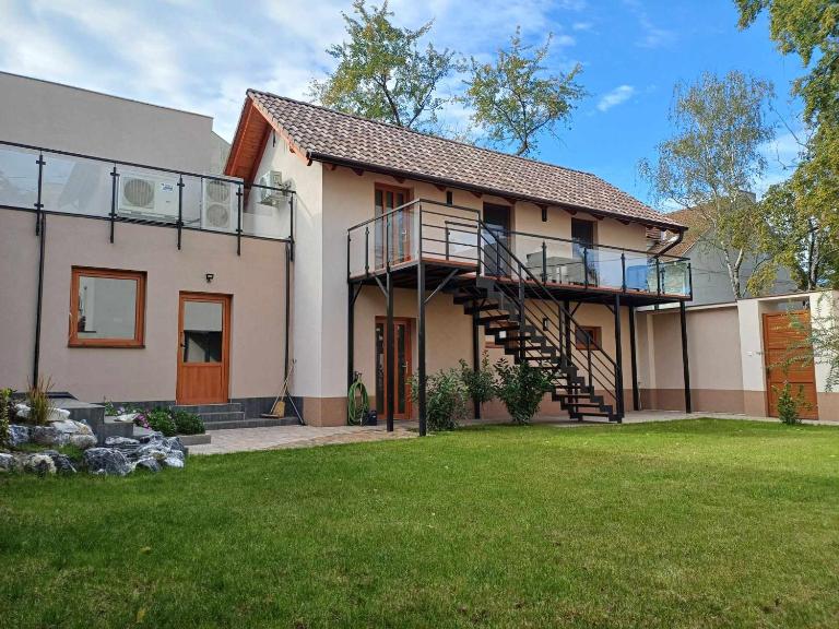 4 Basa Bungalow - B&B Szeged