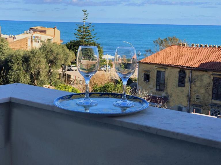 Saint Nicholas Cove - NOSTRA - Bed and Breakfast Santa Flavia