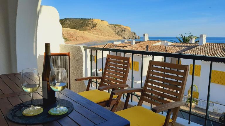 Magnifique appartement face à l'océan, Casa Waterside - Chambres d'hôtes Senhora da Luz