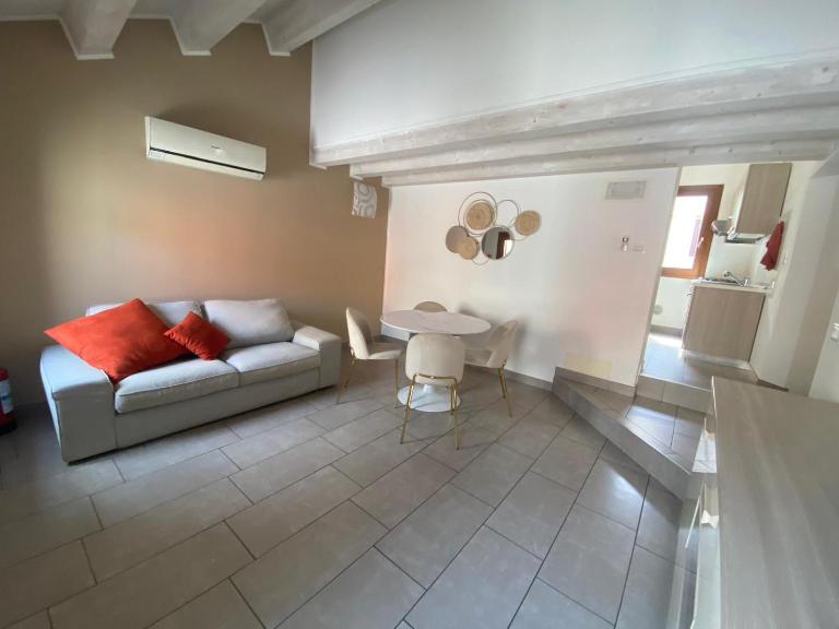 Elena's Home piano terzo - B&B Chioggia