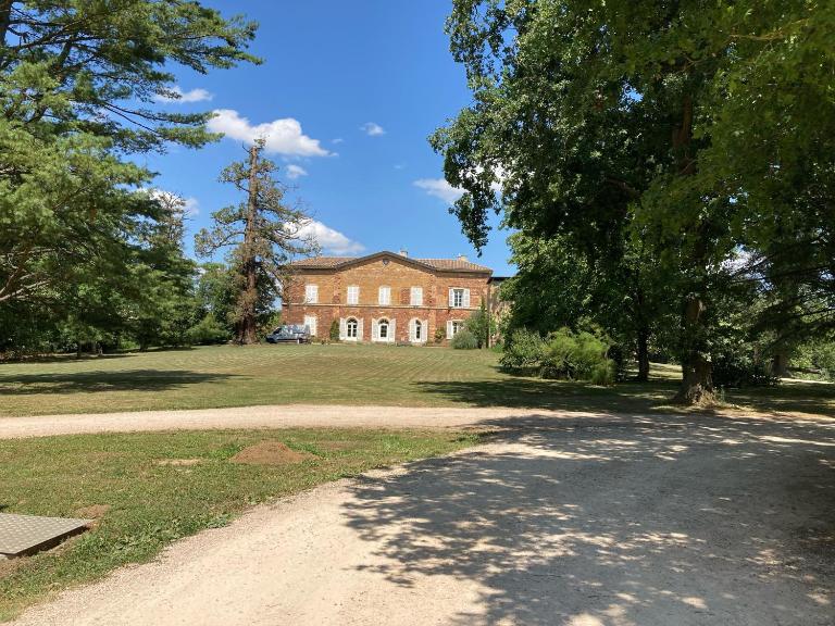 La Vie de Château , Or du Temps - Bed and Breakfast Ars-sur-Formans