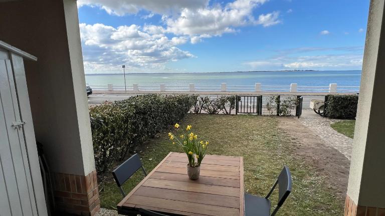 Le Jean Bart front de mer - Bed and Breakfast Le Crotoy